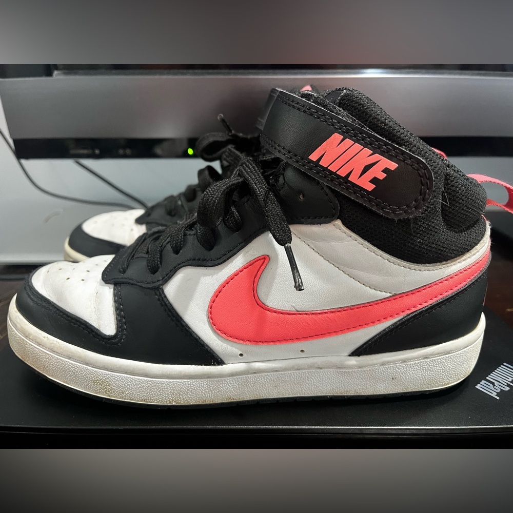 Nike Court Borough Youth